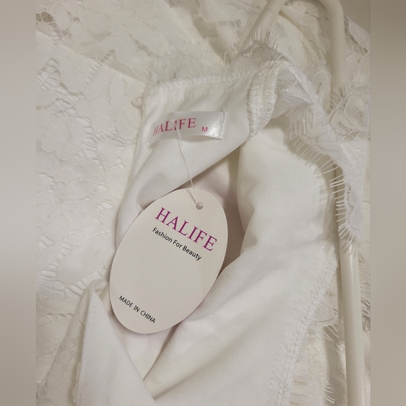 Womens Sleeveless Lace Blouse - Picture 9 of 10